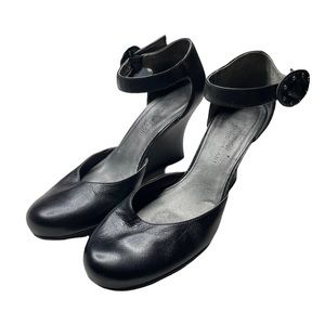 Antinio Melani wedge size 7 M